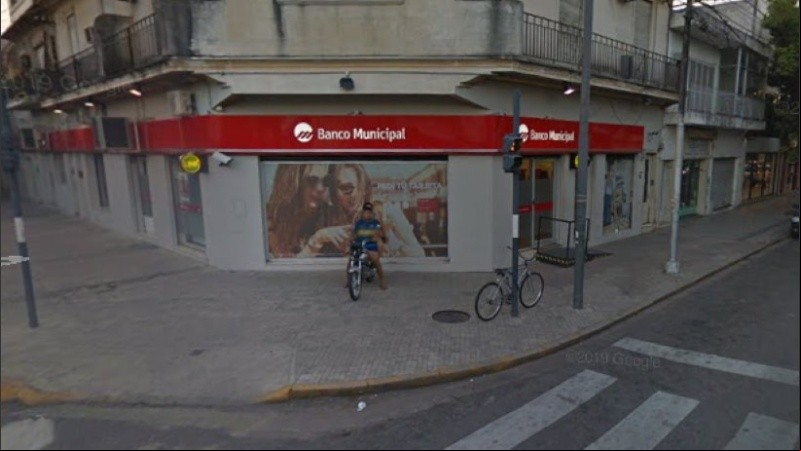 La mujer fue llevada a un cajero de Mendoza al 4600 y otro de Santa Fe al 1200.