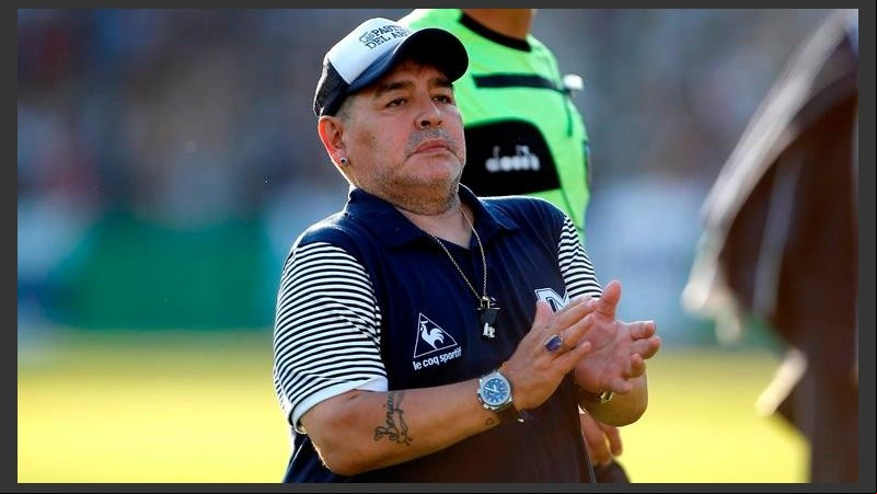El médico personal del ex jugador será quien decida la fecha de la operación.