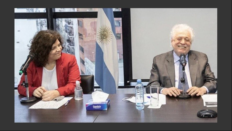 La secretaria de Salud fue la encargada de viajar a Moscú para negociar la vacuna contra el coronavirus