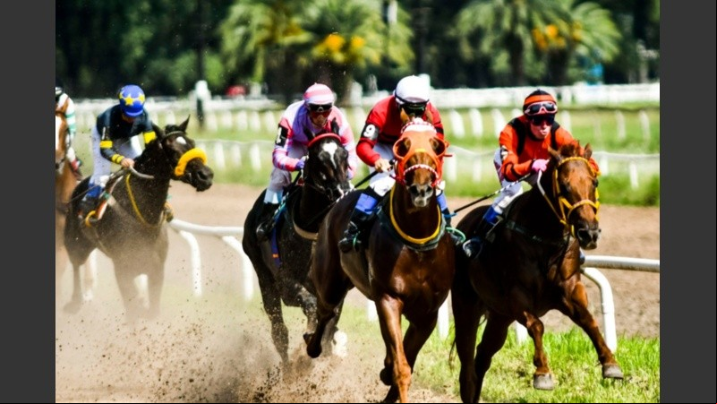 Vuelven las carreras a la vieja pista de Rosario. 
