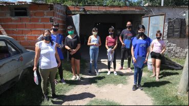 En la puerta del templo de Viviana, a punto de iniciar la recorrida.