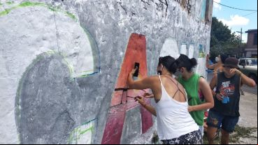Pinturas por Génova en las esquinas con Travesía, Garzón y Cabal.
