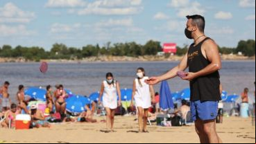 La "nueva normalidad" en las playas rosarinas.