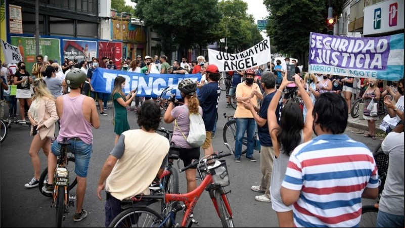 Los manifestantes recordaron al Trinche y reclamaron mayor seguridad.