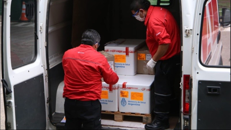 Llegan también a Santa Fe las dosis que ya fueron repartidas en varias provincias. 