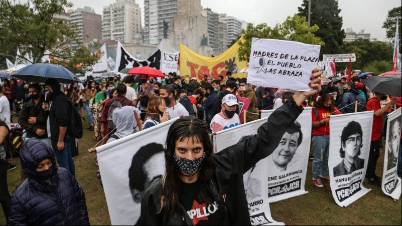 Menos gente que otros años pero el reclamo firme de memoria, verdad y justicia. 