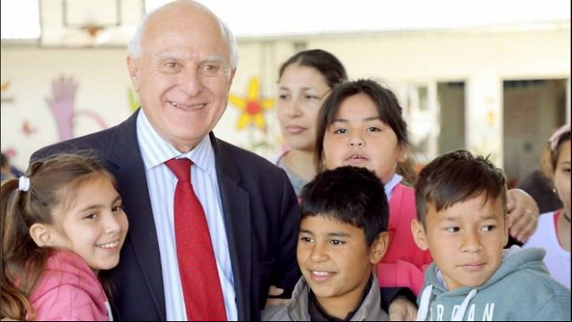 Lifschitz con los chicos en las escuelas