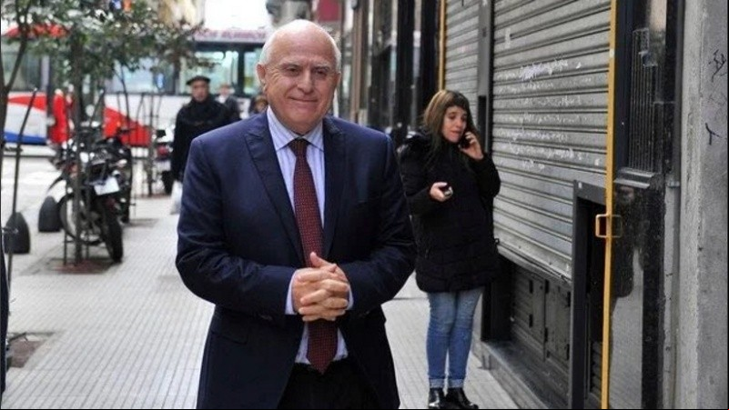 Lifschitz en el centro de su querida Rosario