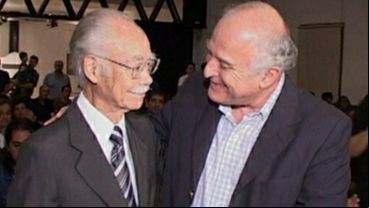 Lifschitz distinguiendo a García Ferré en Rosario