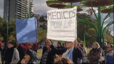 Los asistentes, sin barbijo ni distanciamiento, violando el decreto nacional