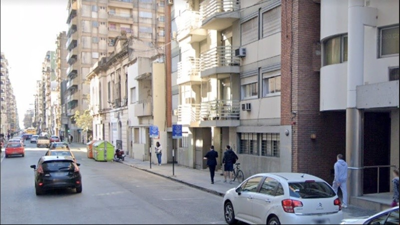 La víctima habita un edificio de Corrientes al 1500.