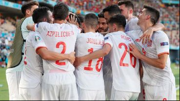 España celebra su paso a octavos de la Eurocopa, donde lo espera Croacia.