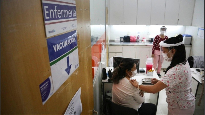 Los serológicos no indican los anticuerpos neutralizantes, según el infectólogo.