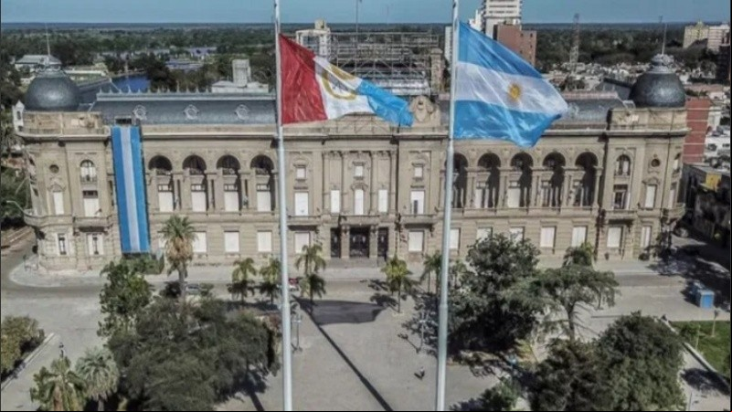 Las banderas permanecerán a media asta en edificios provinciales.