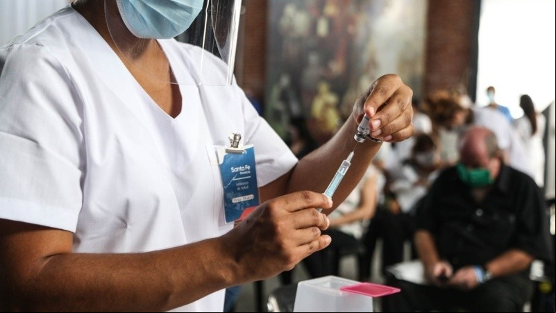 El gobierno de Santa Fe continúa el plan de vacunación contra el coronavirus.
