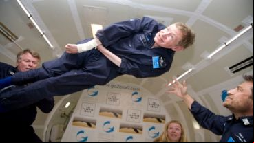 En 2007, el fallecido genio de la Física Teórica, Stephen Hawking, tuvo la oportunidad de experimentar la ingravidez por medio de un vuelo Zero-G.