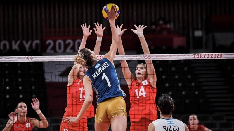 El equipo femenino de voley cayó ante Rusia