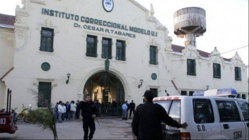Un preso de Coronda, sospechado de estar detrás de una oleada de extorsiones en el sudoeste de Rosario.