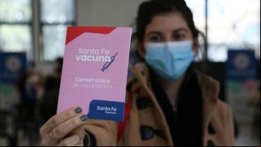 El pasaporte sanitario en Santa Fe "está en agenda".
