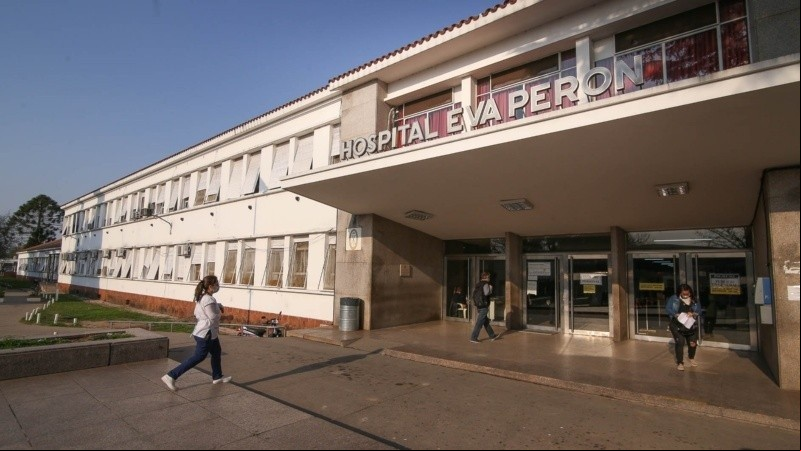 Un hombre fue asesinado y su pareja, una joven, resultó herida.