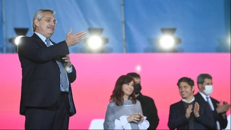 Alberto, Cristina y gobernadores encabezaron el acto de cierre del Frente de Todos.
