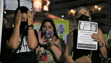 La tensa marcha este miércoles en el Monumento a la Bandera.