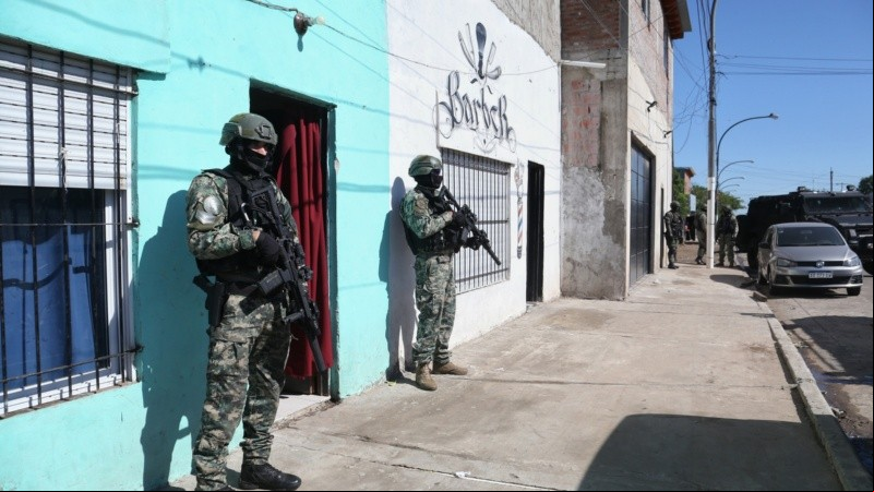 El allanamiento de Gendarmería en el domicilio del Viejo Cantero, en Avellaneda al 4500