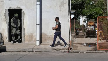 El allanamiento de Gendarmería en el domicilio del Viejo Cantero, en Avellaneda al 4500