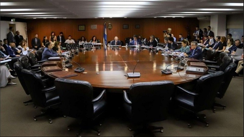 El proyecto propone elevar de 13 a 17 la cantidad de  del Consejo de la Magistratura.
