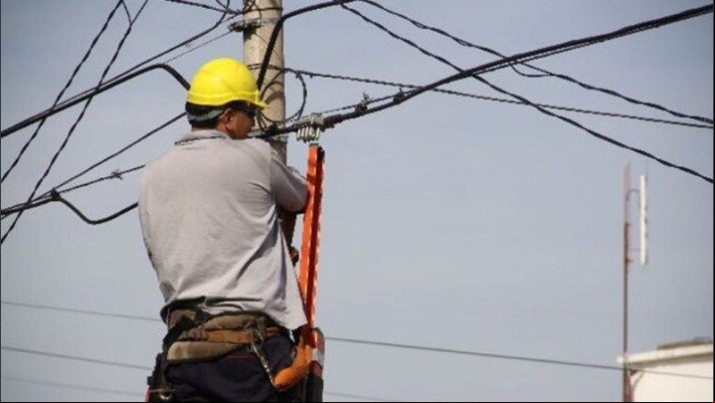 El robo de cables se repite en distintos barrios de la ciudad de Rosario.