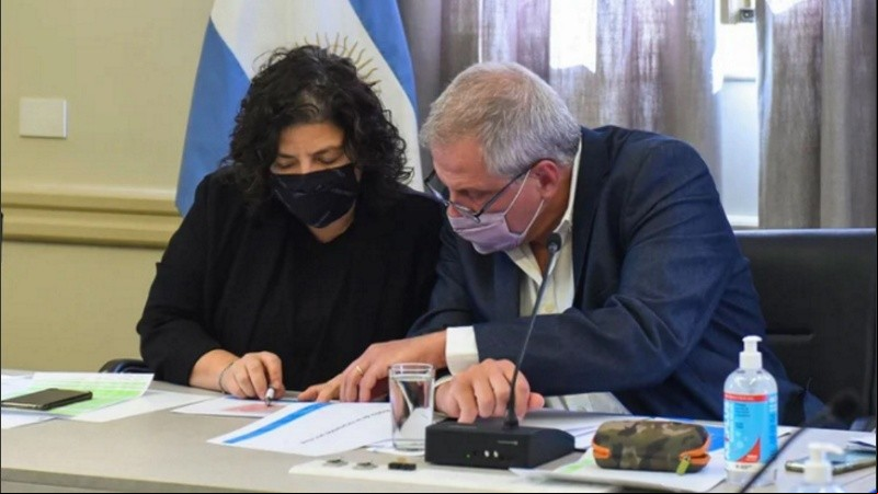 Los ministros de Salud, Carla Vizzotti y de Educación, Jaime Perczyk.