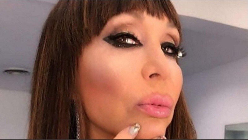La One, Moria casán.