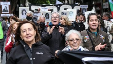 La multitudinaria marcha por el centro de Rosario este jueves por la tarde.