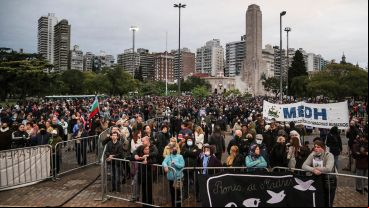 Una multitud en el Parque Nacional a la Bandera.