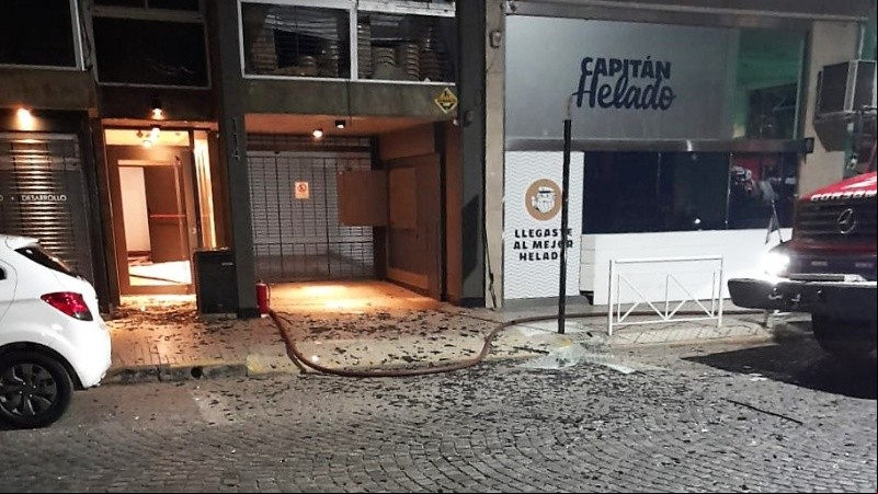 Daños en la vivienda siniestrada y en otros sectores de la misma torre.