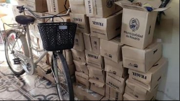 Las cajas con alimentos del "Plan Cuidar" encontradas en la casa de Máximo Ariel Cantero.