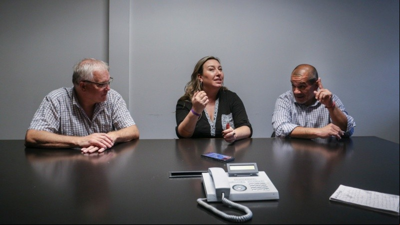 Los tres sindicalistas en una charla abierta con Rosario3 por el Día del Trabajador
