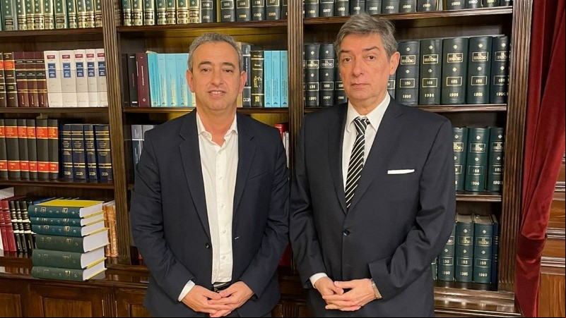 La foto de Pablo Javkin con Horacio Rossati devela el interés de meter antibióticos en ámbitos muy infectados