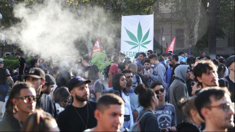 La concentración en la ciudad comenzó a las 14 en la plaza San Martín.