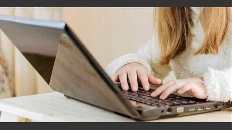 Se dicta una “Especialización académica en comunicación educativa”.