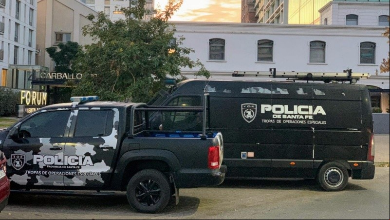 Grimaldi vive en Puerto Norte y su departamento fue allanado este martes por las TOE