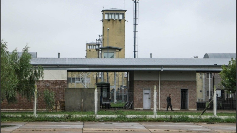 El líder operaba desde la cárcel de Piñero, donde ingresó en 2020 por el asesinato de un joven en Baigorria.
