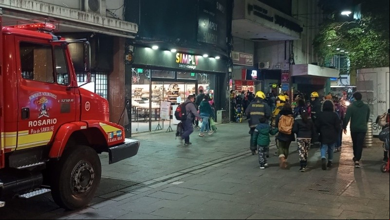 Susto en la peatonal con la pérdida de gas.