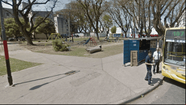 La plaza donde las víctimas esperaban el colectivo.
