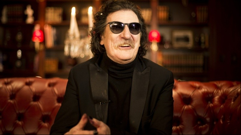 El ídolo del rock argentino se mostró agradecido y emocionado, y hasta bromeó sobre la esquina que ahora lleva su nombre.