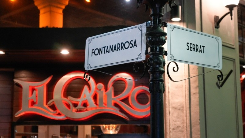 Serrat estuvo presente este viernes por la noche en la esquina del bar El Cairo.