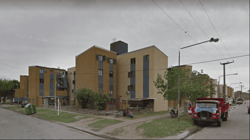 El joven fue atacado en uno de los pasillos del Fonavi.