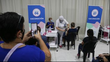 Las vacunas bivalentes conta el coronavirus ya se aplican en Rosario.