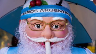 El Santa más argentino en un local de calle san Luis.