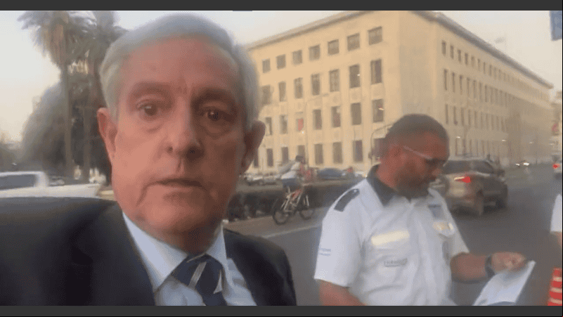El enojo del abogado se volvió viral en redes.